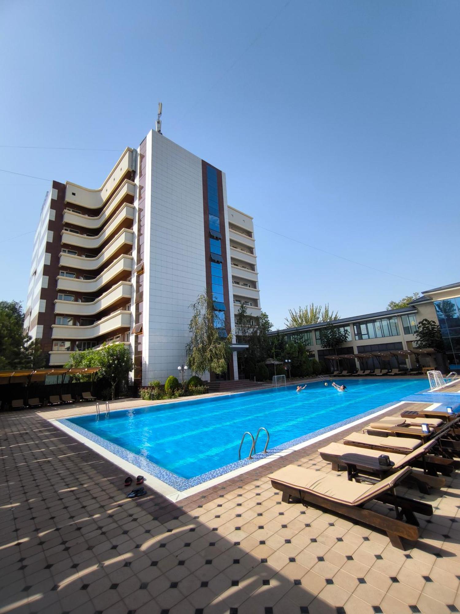 פרגנה Ziyorat Luxury Hotel מראה חיצוני תמונה
